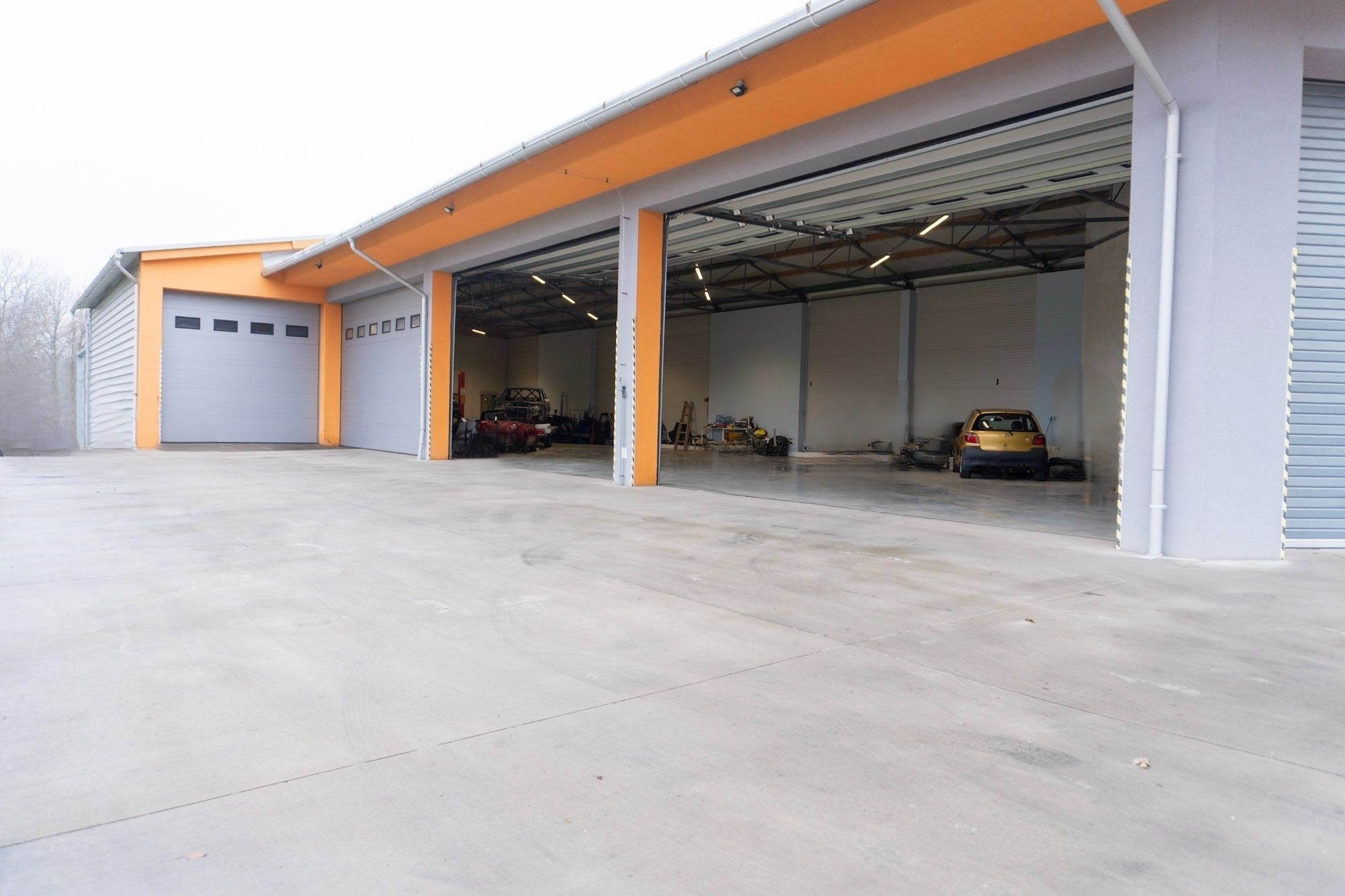 Predaj modernej polyfunkčnej haly s administratívnou budovou, v atraktívnej priemyselnej zóne Bratislava IV – Lamač