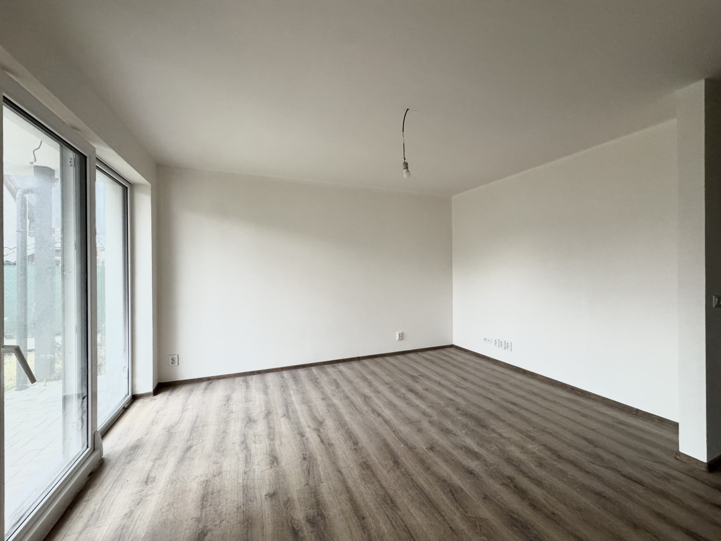 Na predaj moderný 4-izbový bungalov v obci Príbovce - hneď k nasťahovaniu