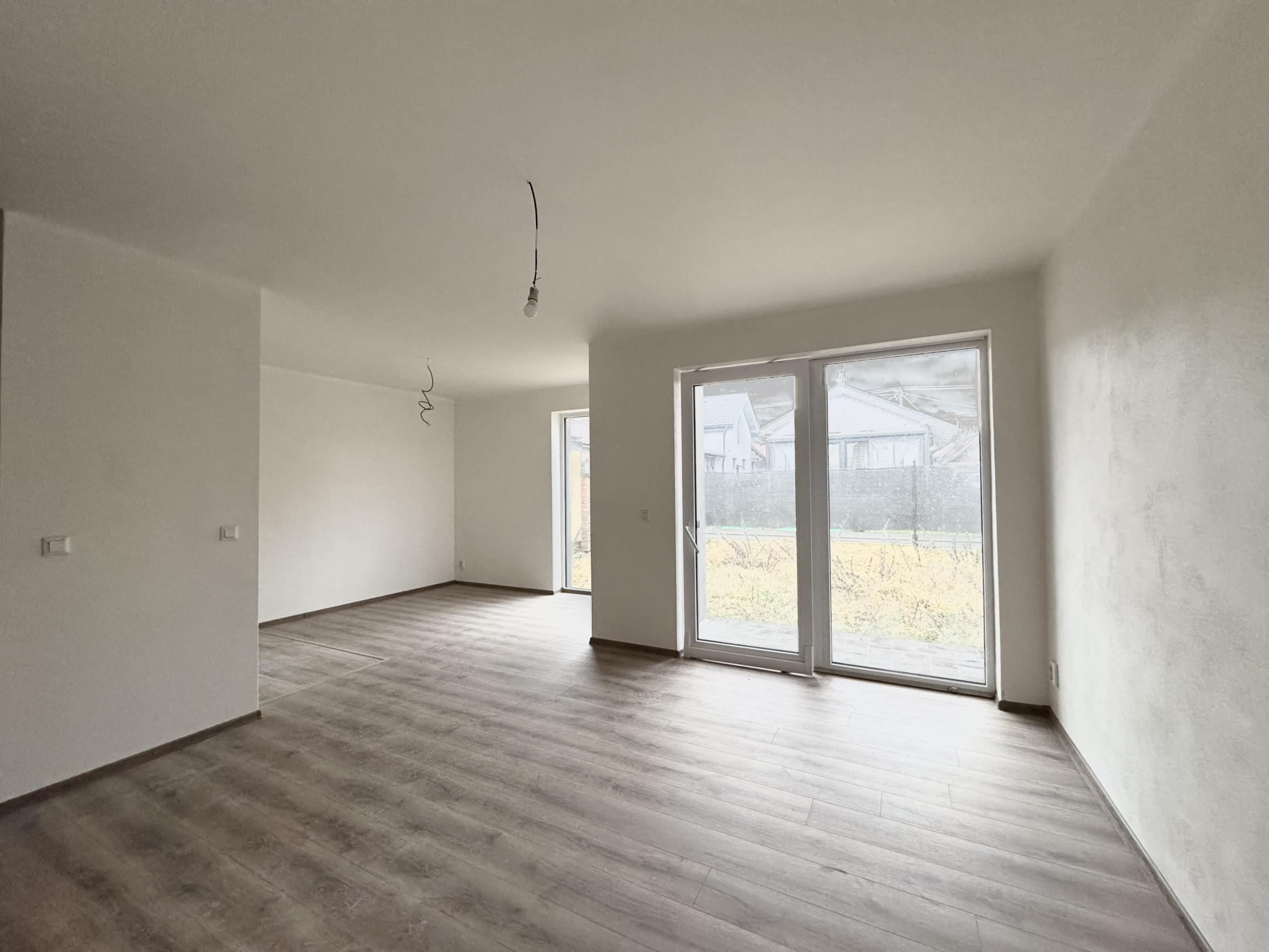 Na predaj moderný 4-izbový bungalov v obci Príbovce - hneď k nasťahovaniu