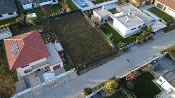 Na predaj pozemok na výstavbu rodinného domu – Ivanka pri Dunaji, časť Farná (okres Senec)