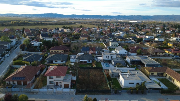 Na predaj pozemok na výstavbu rodinného domu – Ivanka pri Dunaji, časť Farná (okres Senec)