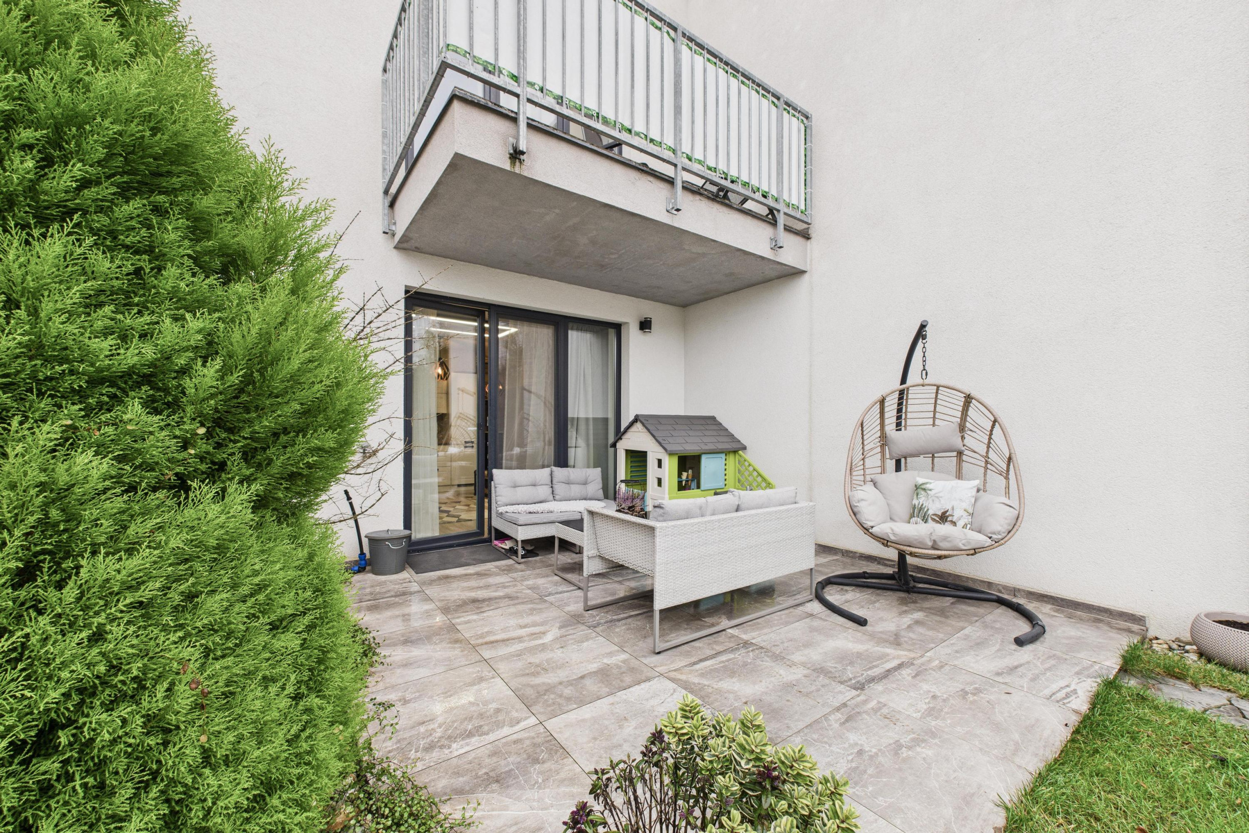 3 izbový byt Bratislava -Rača, 2 parkovacie miesta, záhrada 75 m2