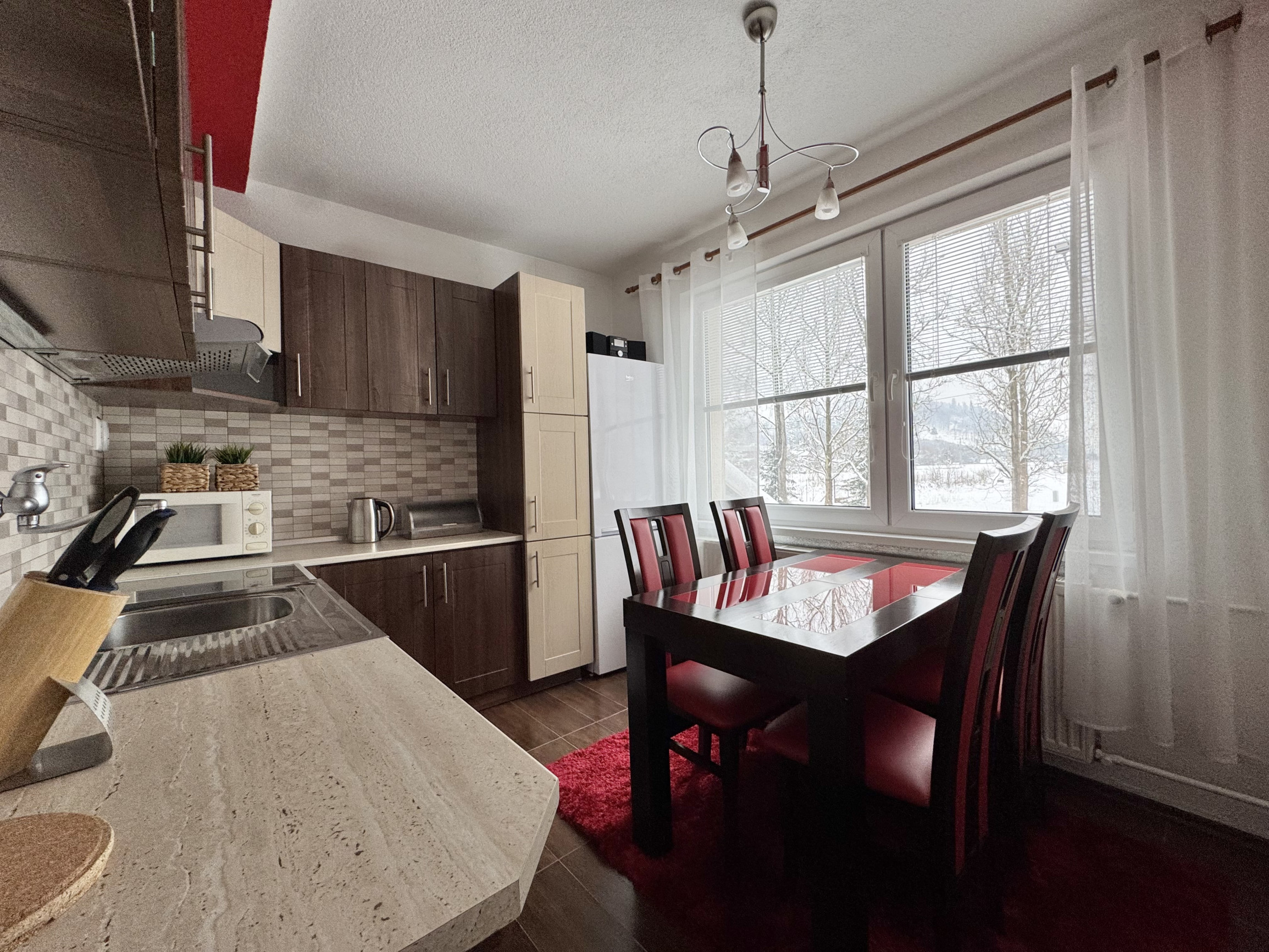 Na prenájom 4-izbový zariadený byt s balkónom v KNM