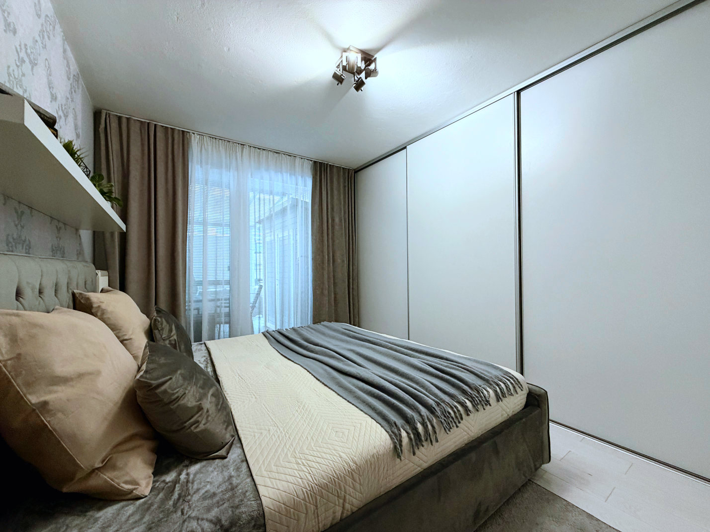 Na predaj pekný 3-izbový byt s predzáhradkou, terasou a park. státim - Martin