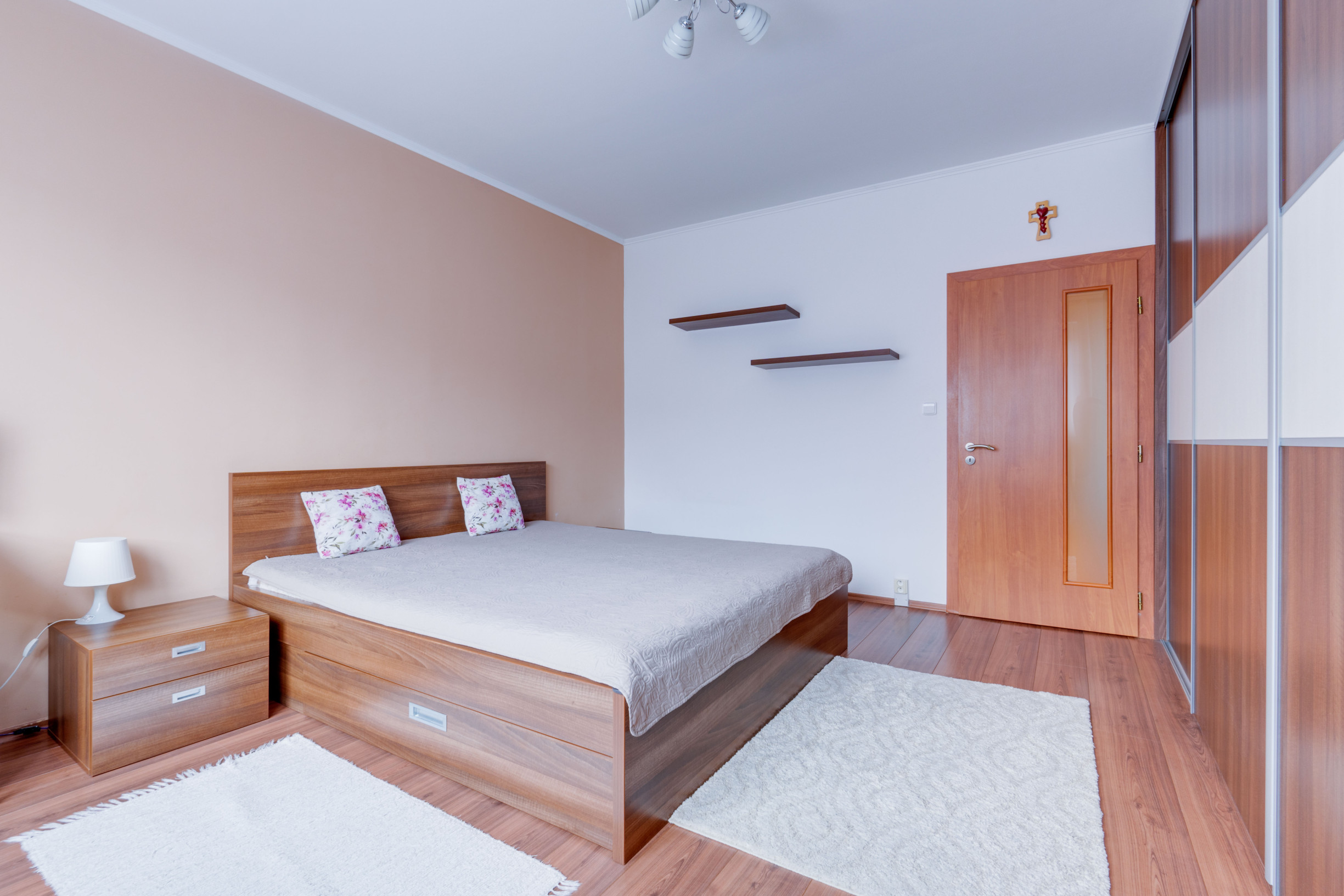 Priestranný 3- izbový byt vo vynikajúcej lokalite na predaj, Senec- Kollárova ulica