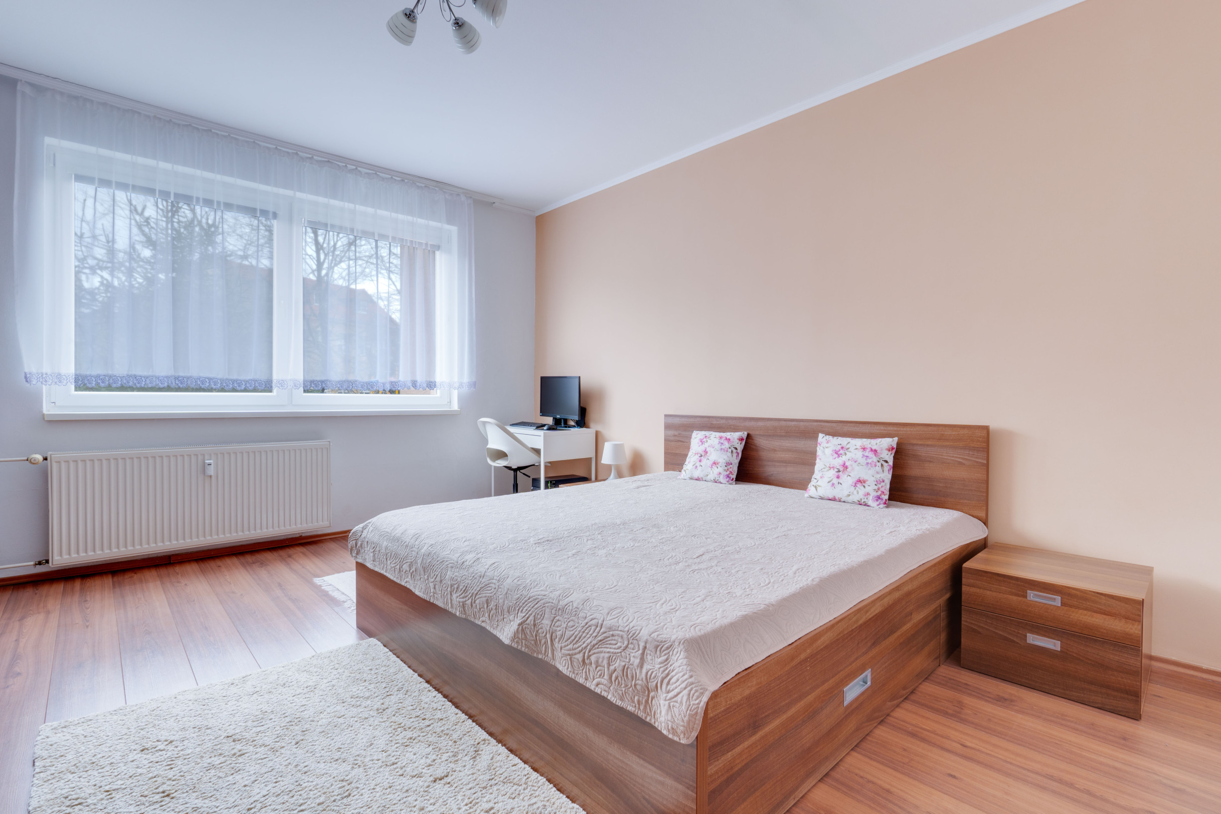 Priestranný 3- izbový byt vo vynikajúcej lokalite na predaj, Senec- Kollárova ulica