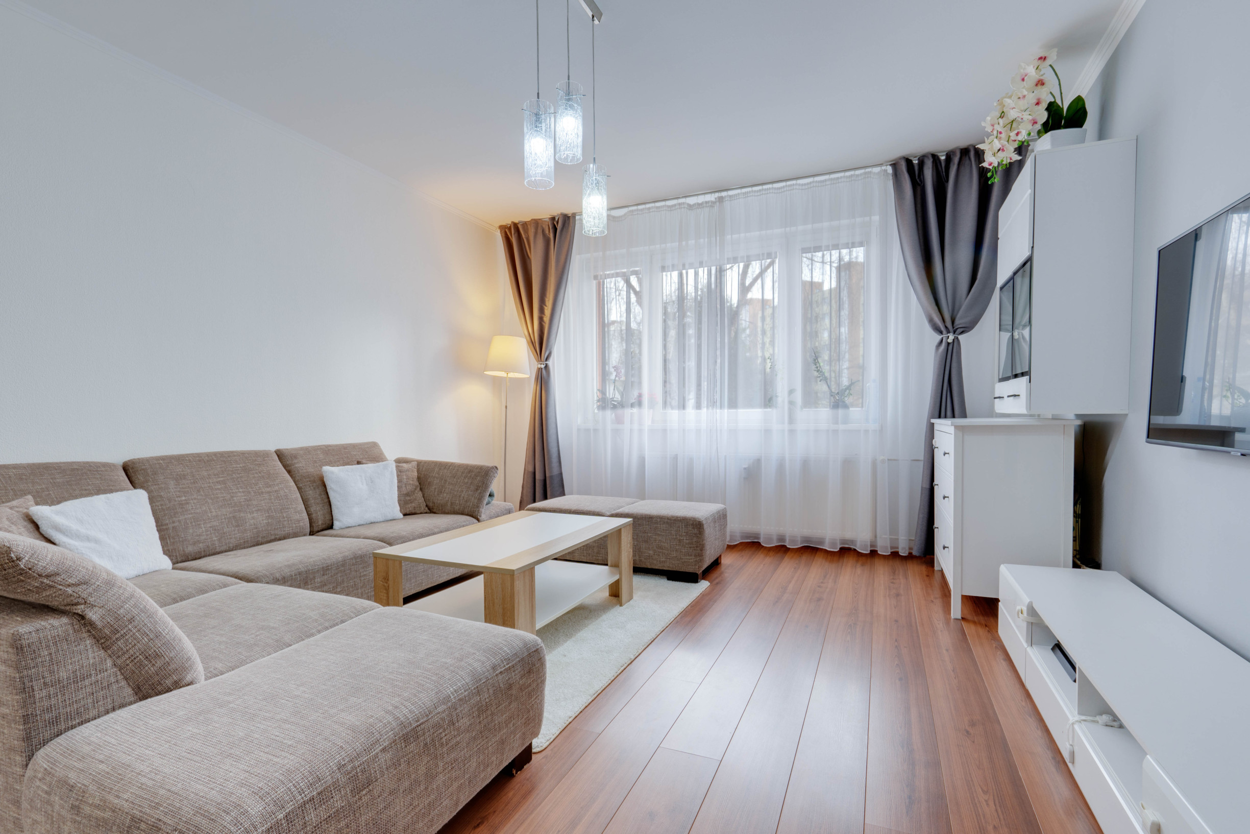 Priestranný 3- izbový byt vo vynikajúcej lokalite na predaj, Senec- Kollárova ulica