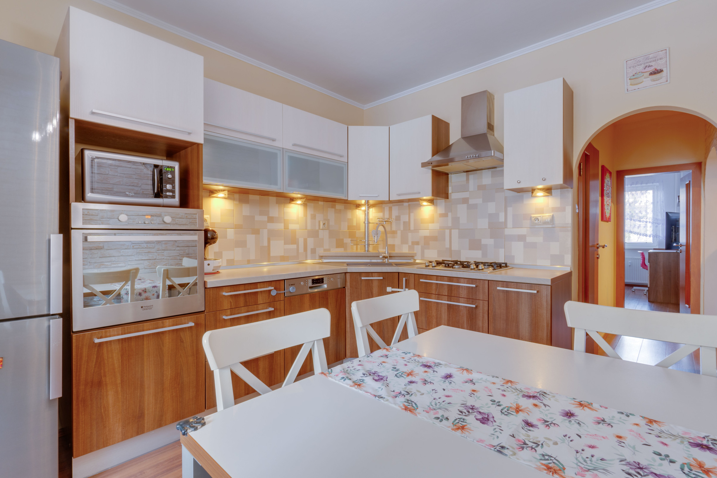 Priestranný 3- izbový byt vo vynikajúcej lokalite na predaj, Senec- Kollárova ulica