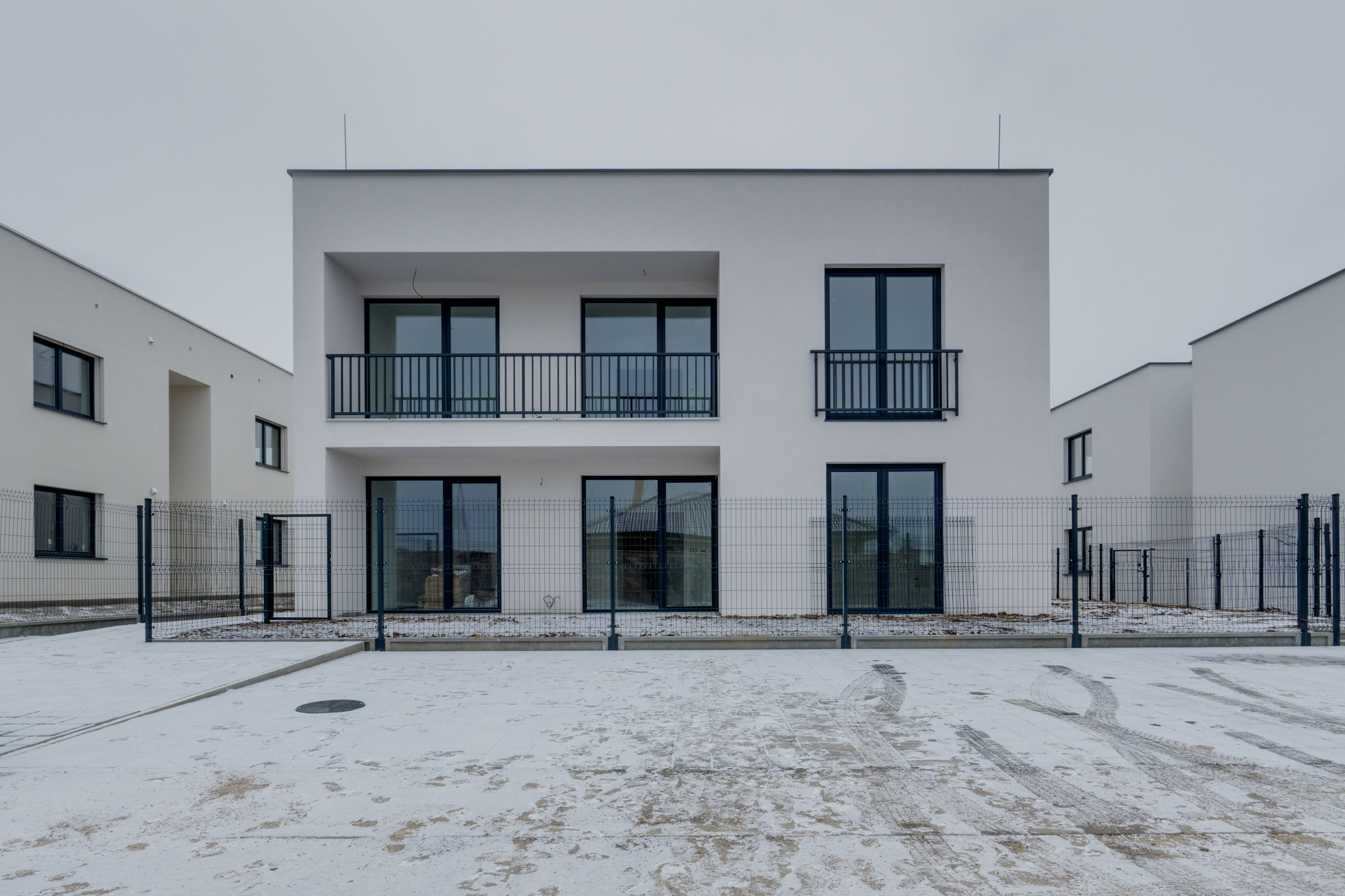 Veľkometrážny 2-izbový byt v novostavbe so záhradkou na predaj, Cífer-Pác