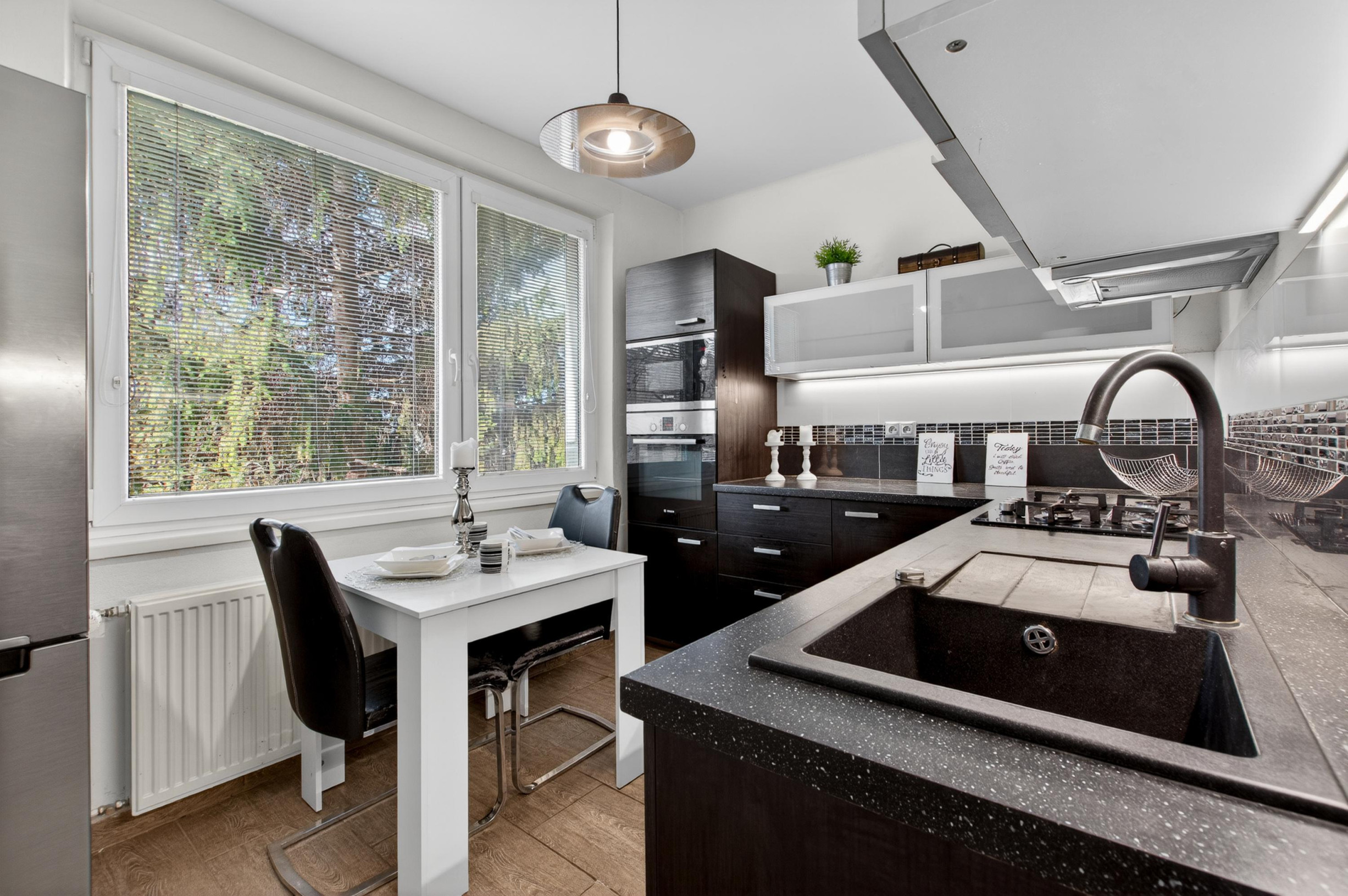 Bernolákovo, okr. SC - NA PREDAJ - plnohodnotný 2-izbový byt kúsok od priameho centra