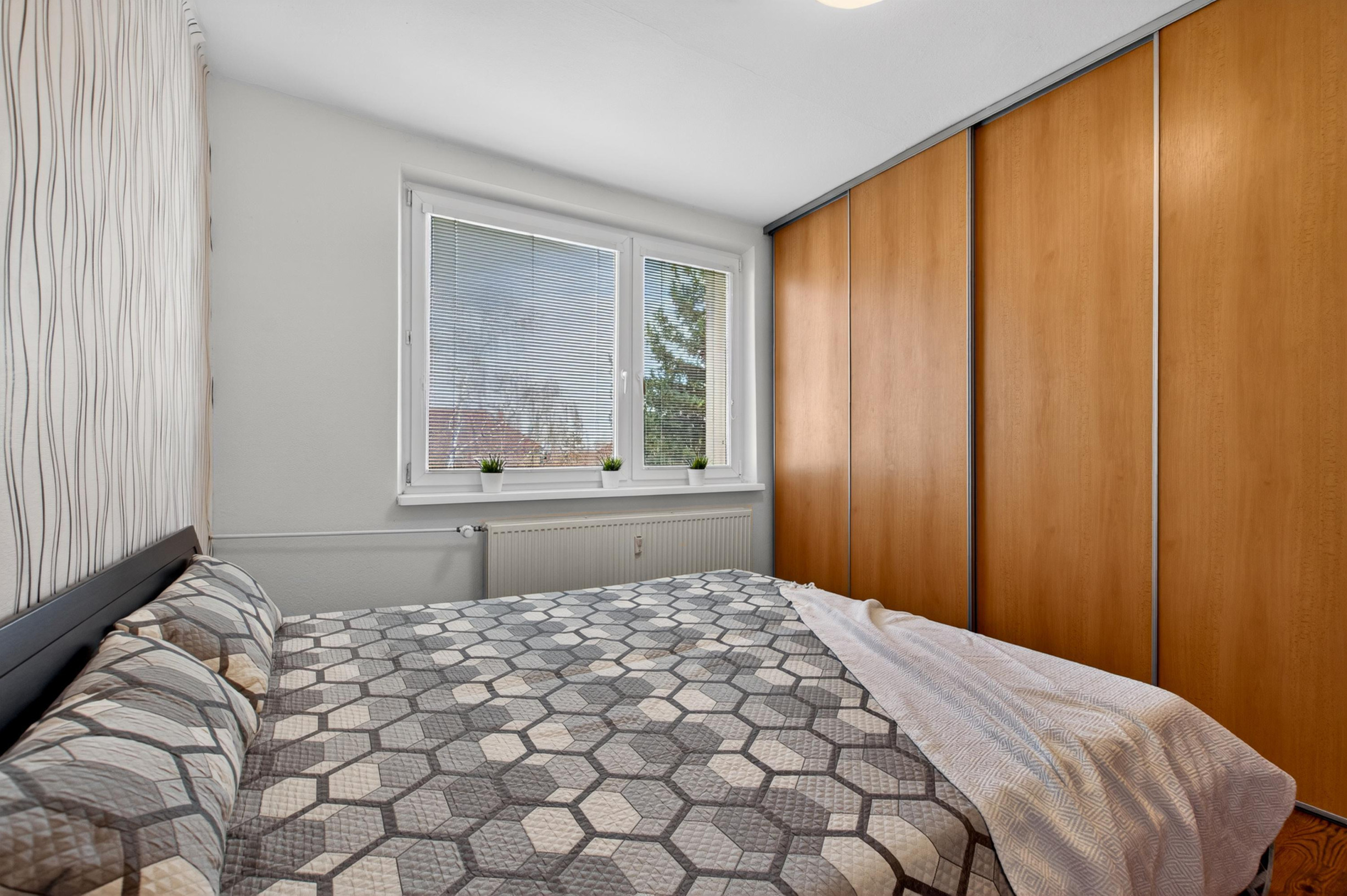 Bernolákovo, okr. SC - NA PREDAJ - plnohodnotný 2-izbový byt kúsok od priameho centra