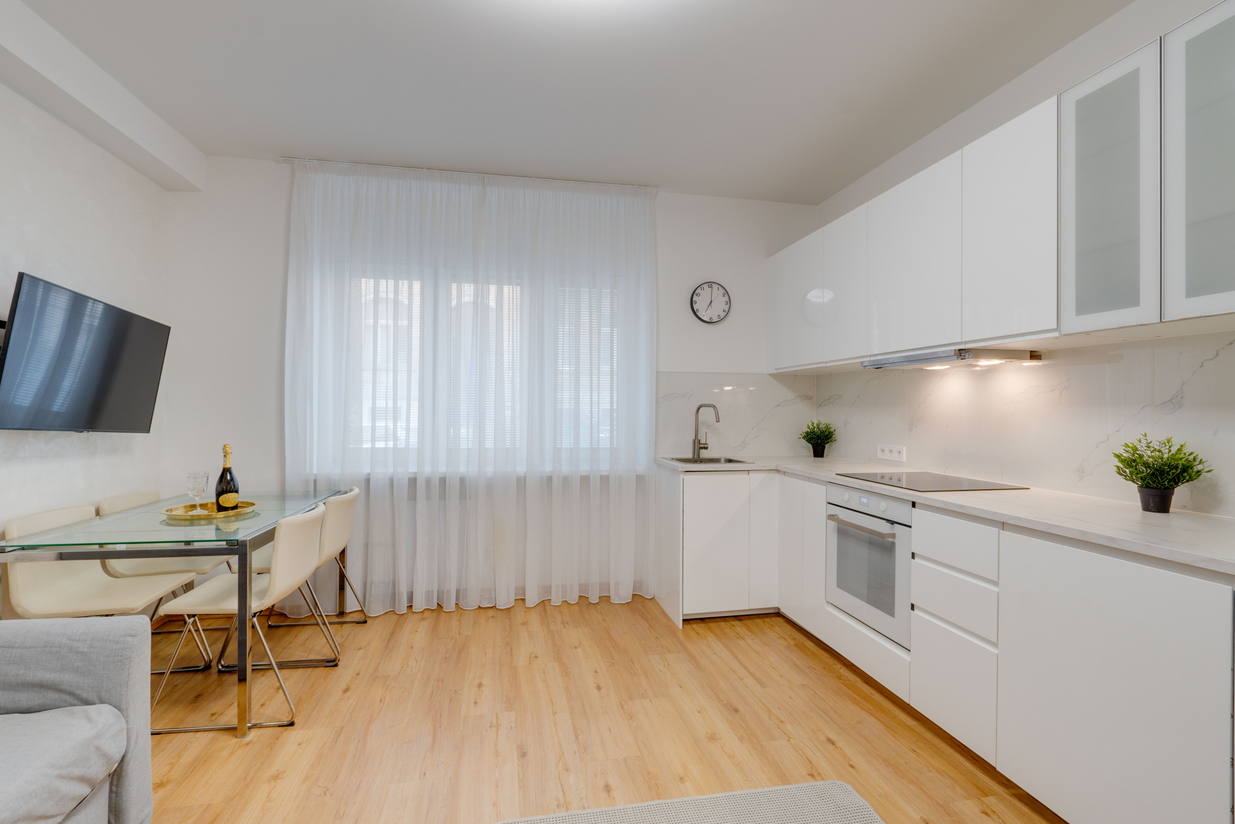 Na prenájom štýlovo zariadený 1 izbový byt v Bratislave-Staré Mesto