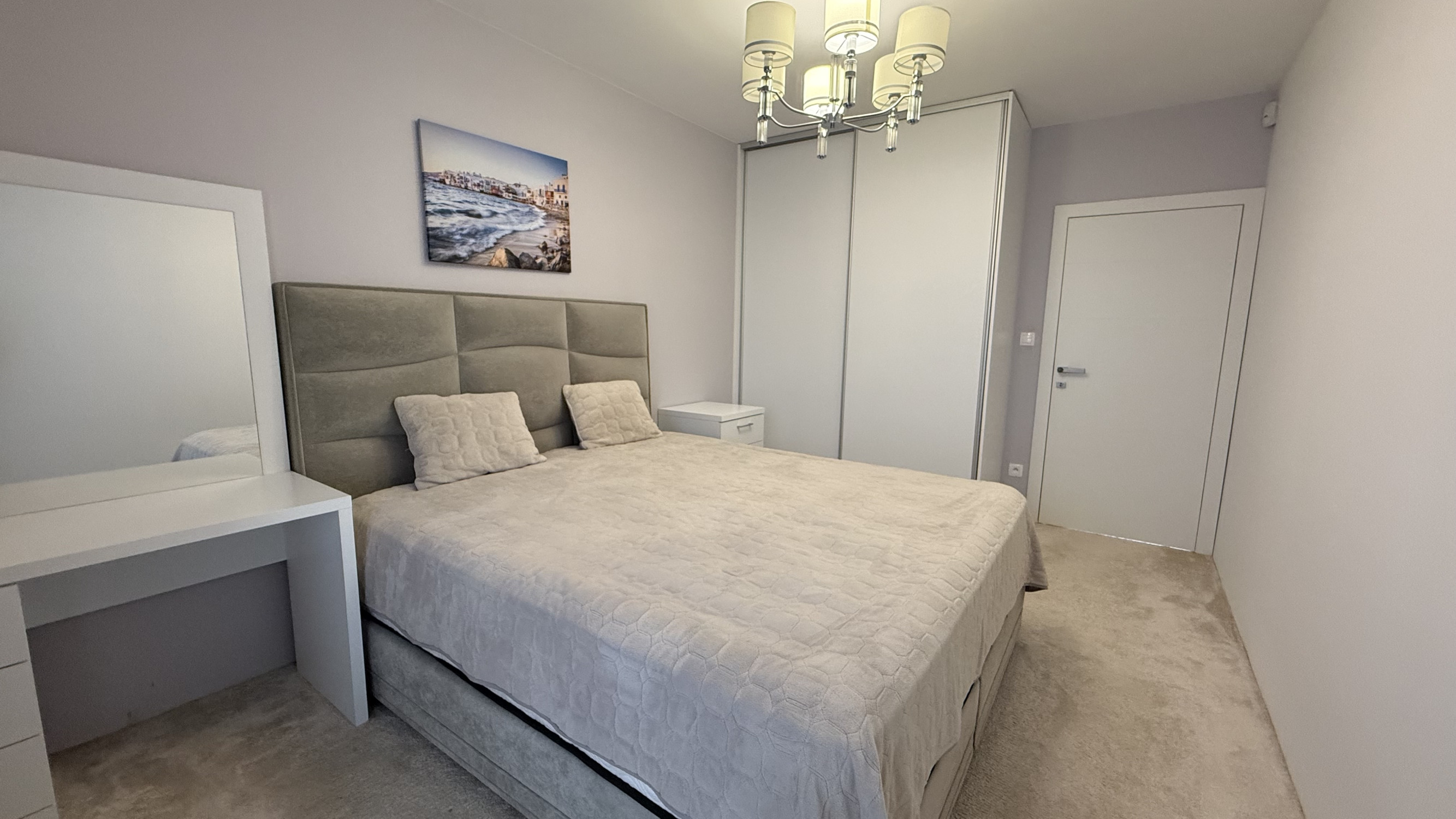 Hamuliakovo, okr. SC- NA PREDAJ 3 izbový byt s terasou, záhradou a dvomi parkovacími státiami.