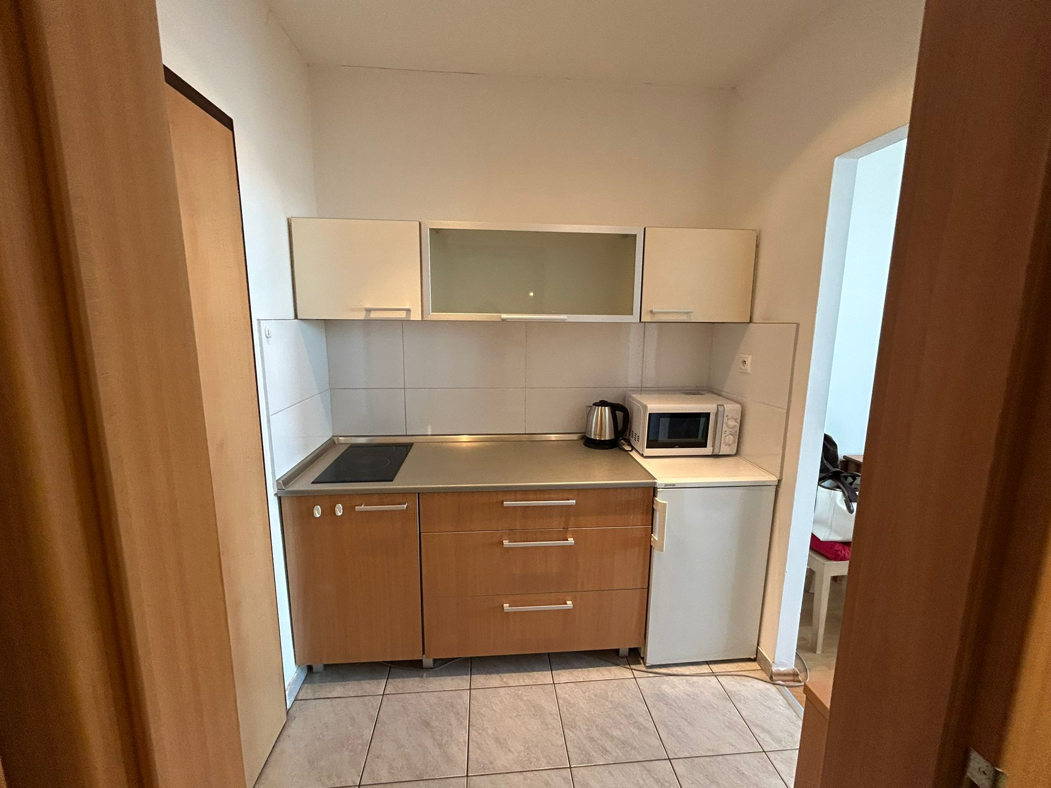 Svetlá garsónka s balkónom, 11/12 posch. – prenájom