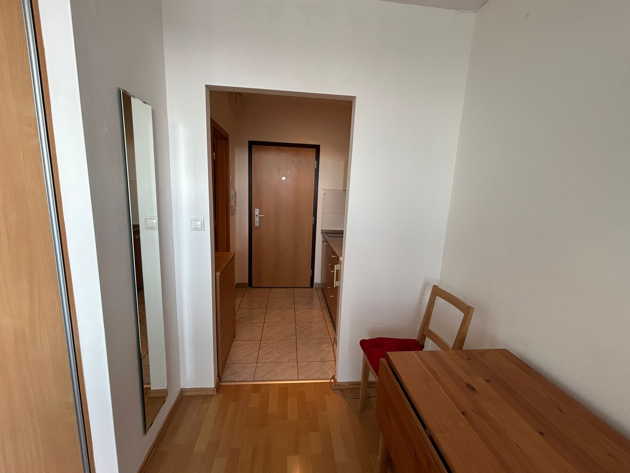 Svetlá garsónka s balkónom, 11/12 posch. – prenájom