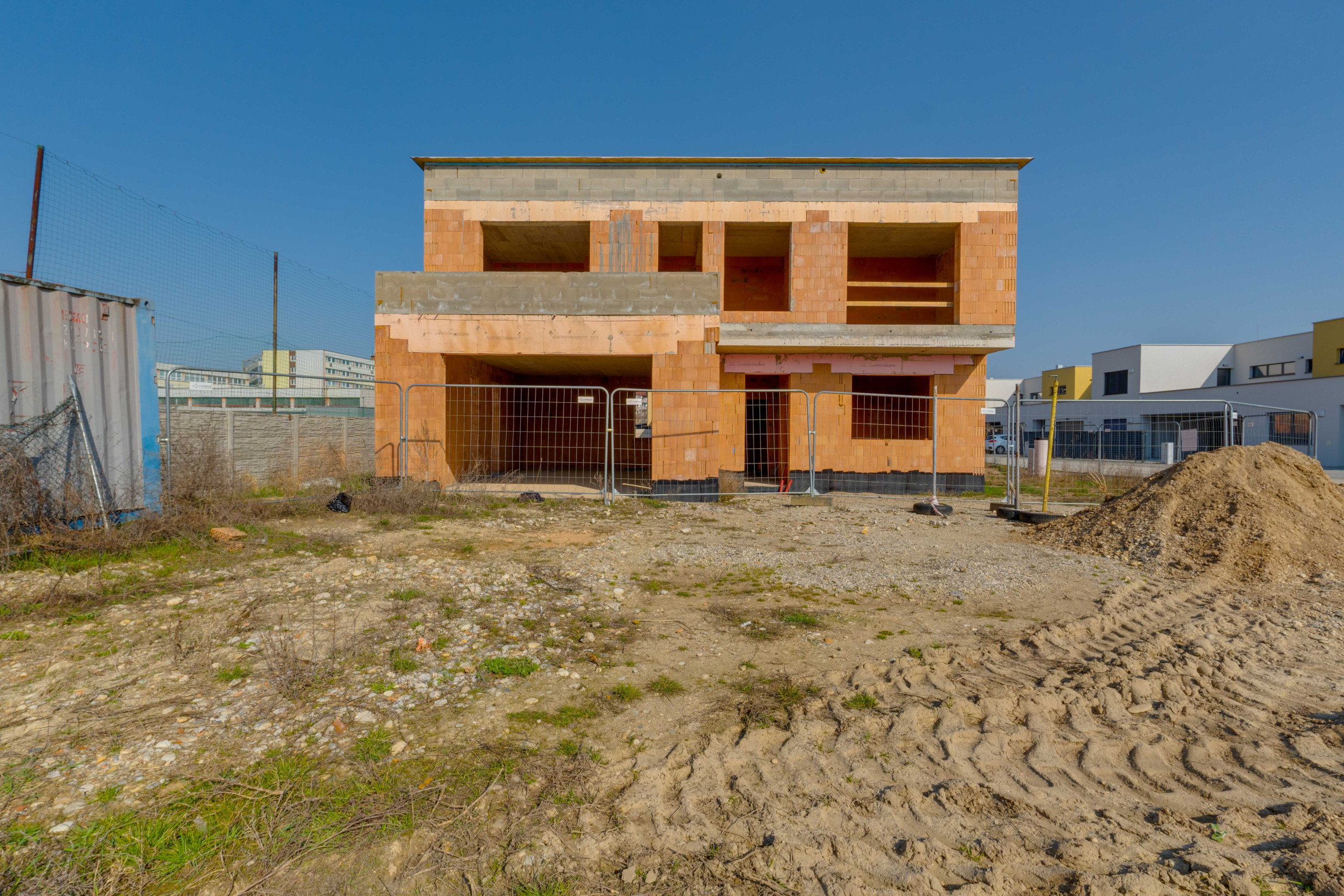 SENEC - NA PREDAJ výnimočná novostavba pre náročných 6-izbový rodinný dom v Senci.