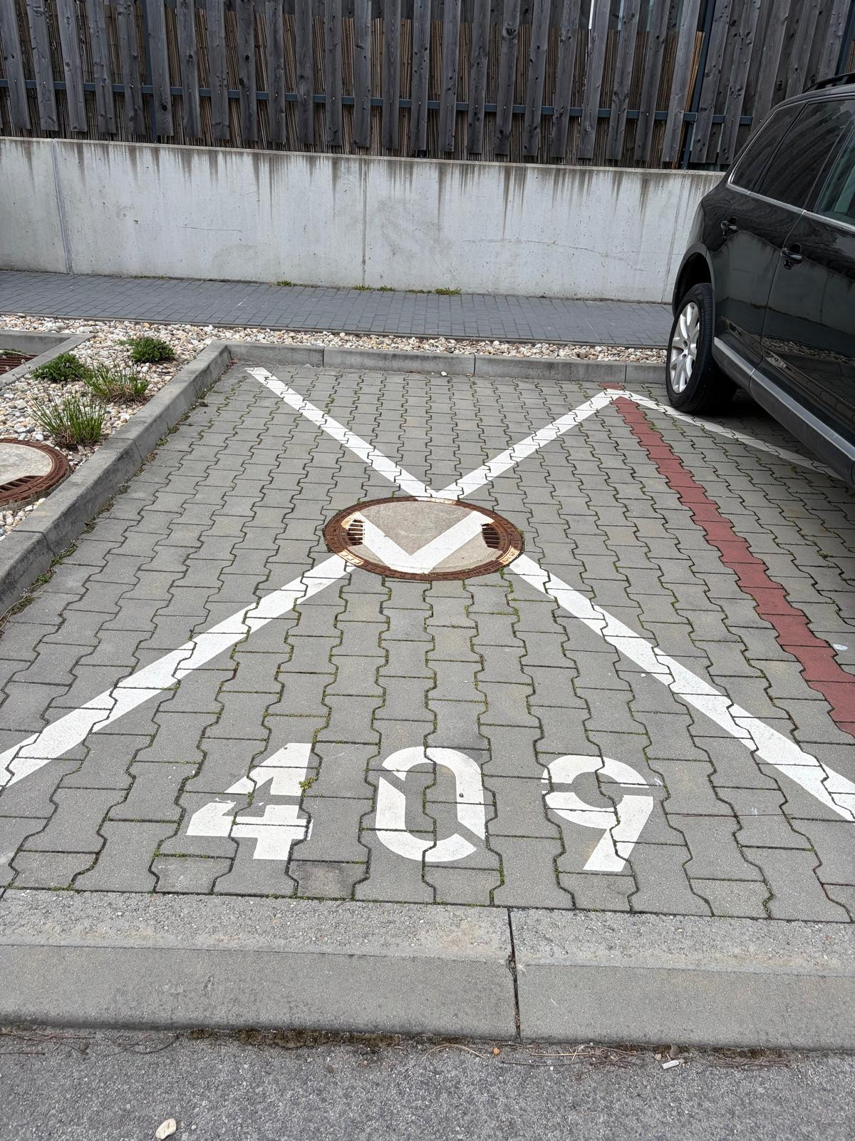 Prenájom -parkovacie statie-Slnečnice,ul.Fialova