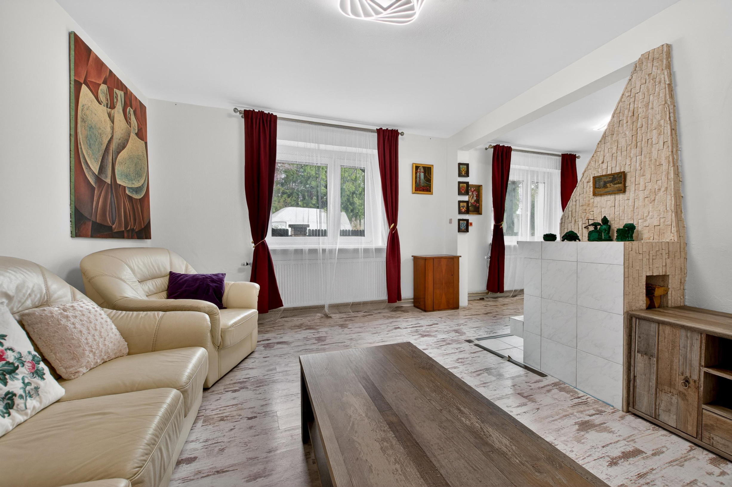 NA PREDAJ priestranný 6-iz Rodinný Dom v Stupave