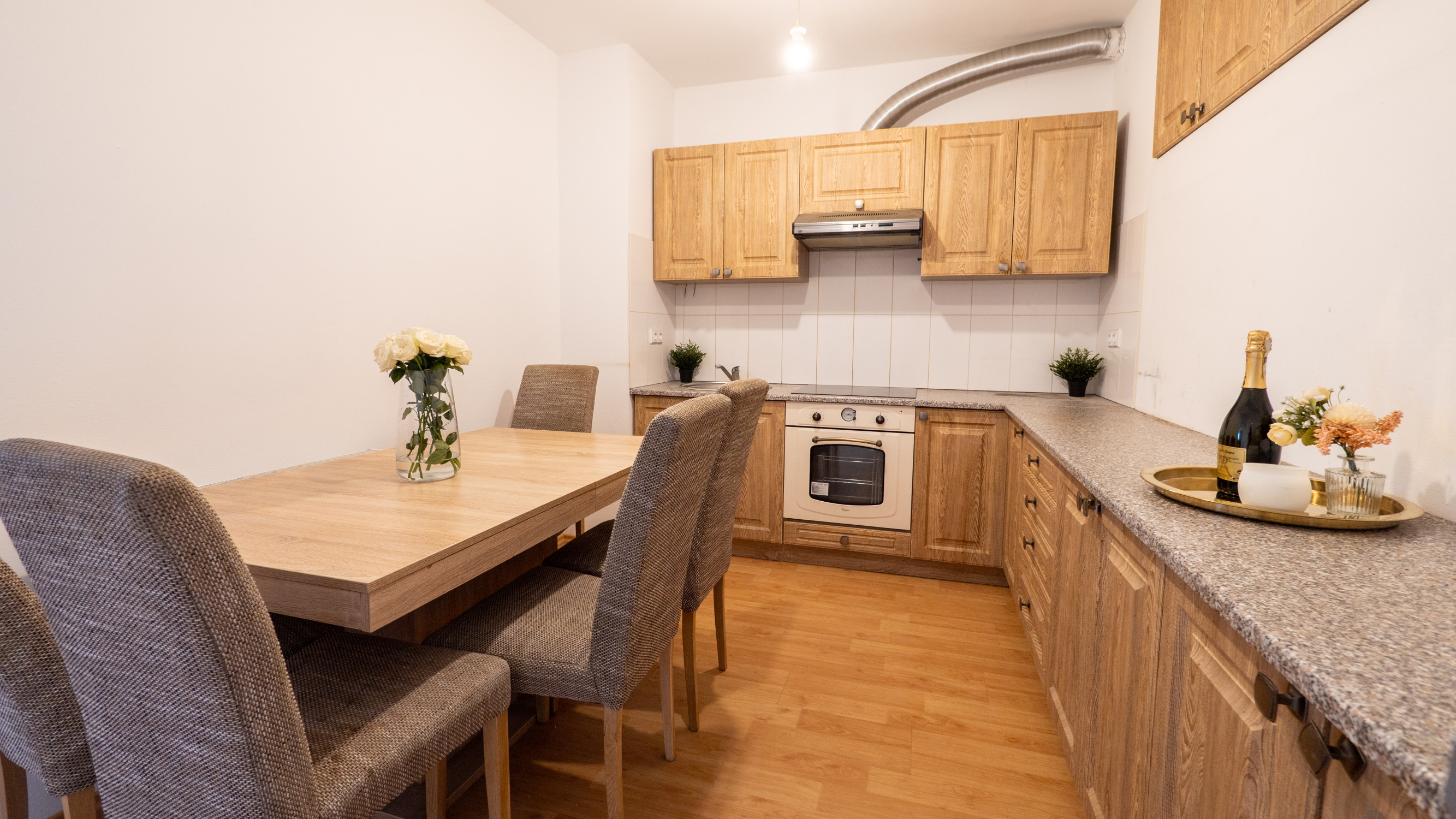 Na predaj velký 2 itbový byt v Bratislave -Petržalke , ul.Budatinska