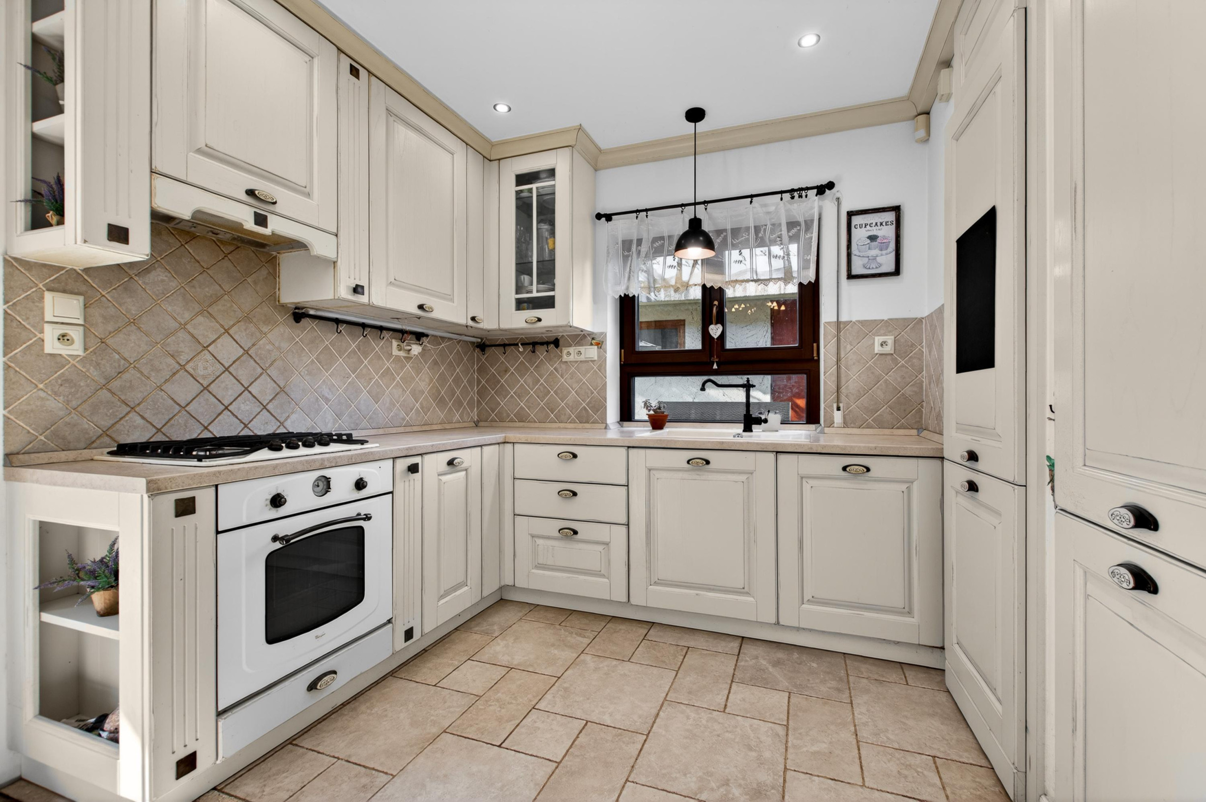 Štýlový rodinný dom vo vynikajúcej lokalite na predaj, Rovinka