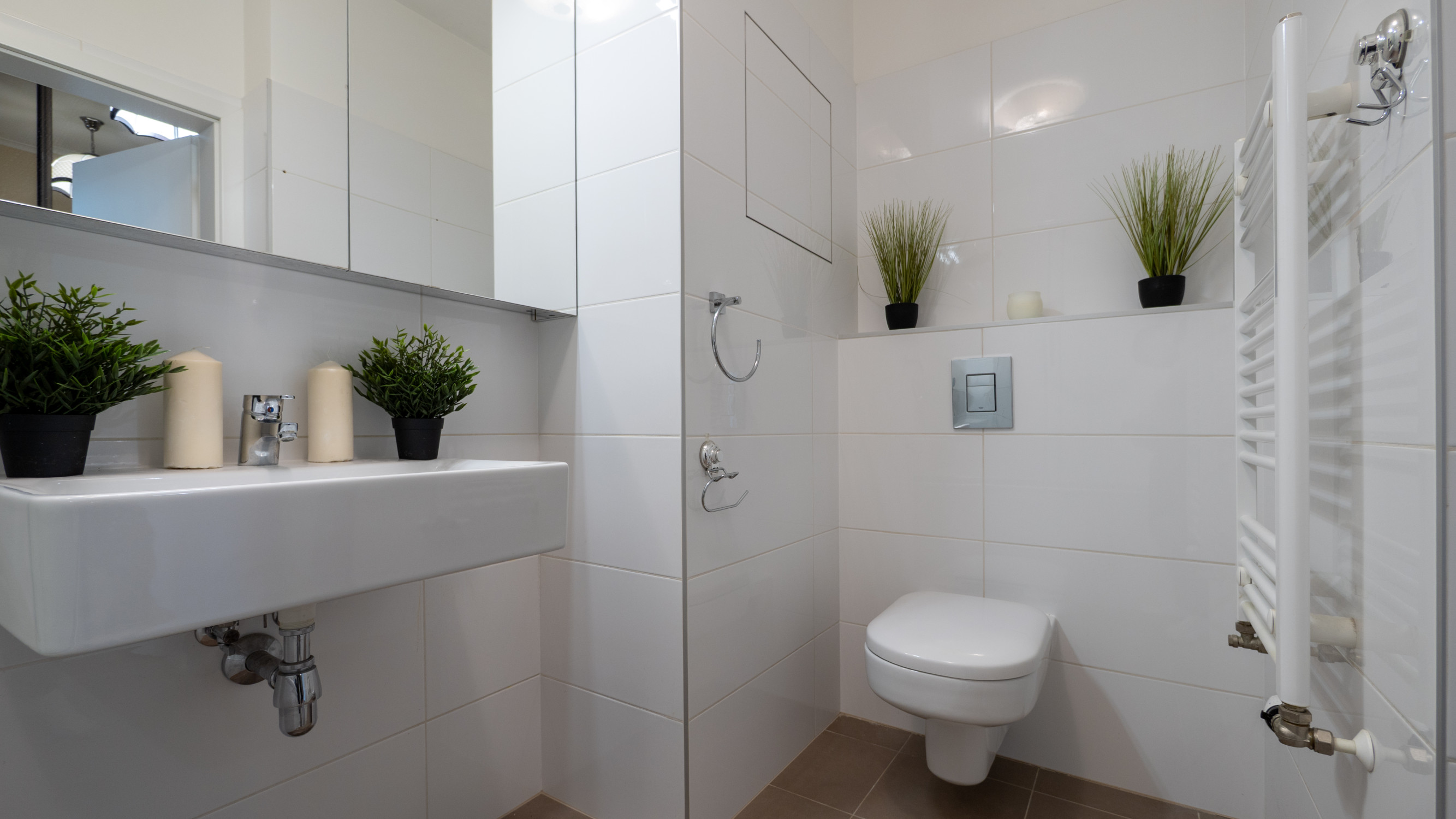 Na prenájom  velký  2 izbový byt v Bratislave v projekte -Slnečnice