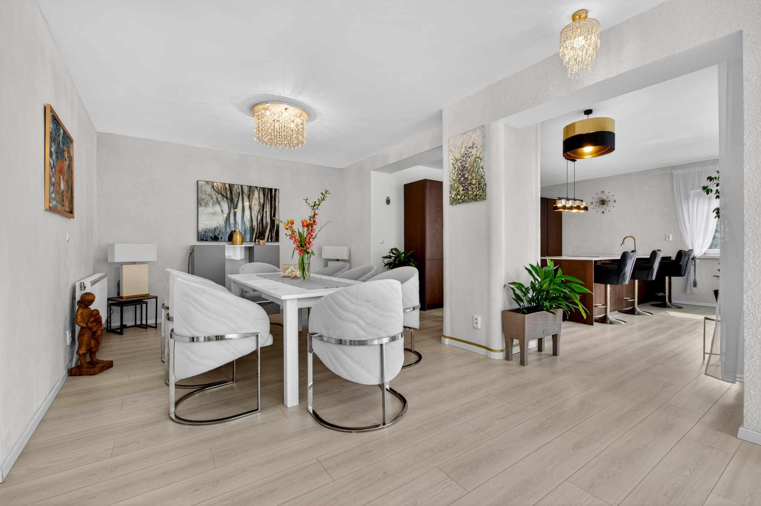 NA PREDAJ! 8 izbový dvojgeneračný poschodový rodinný dom v Tomášove