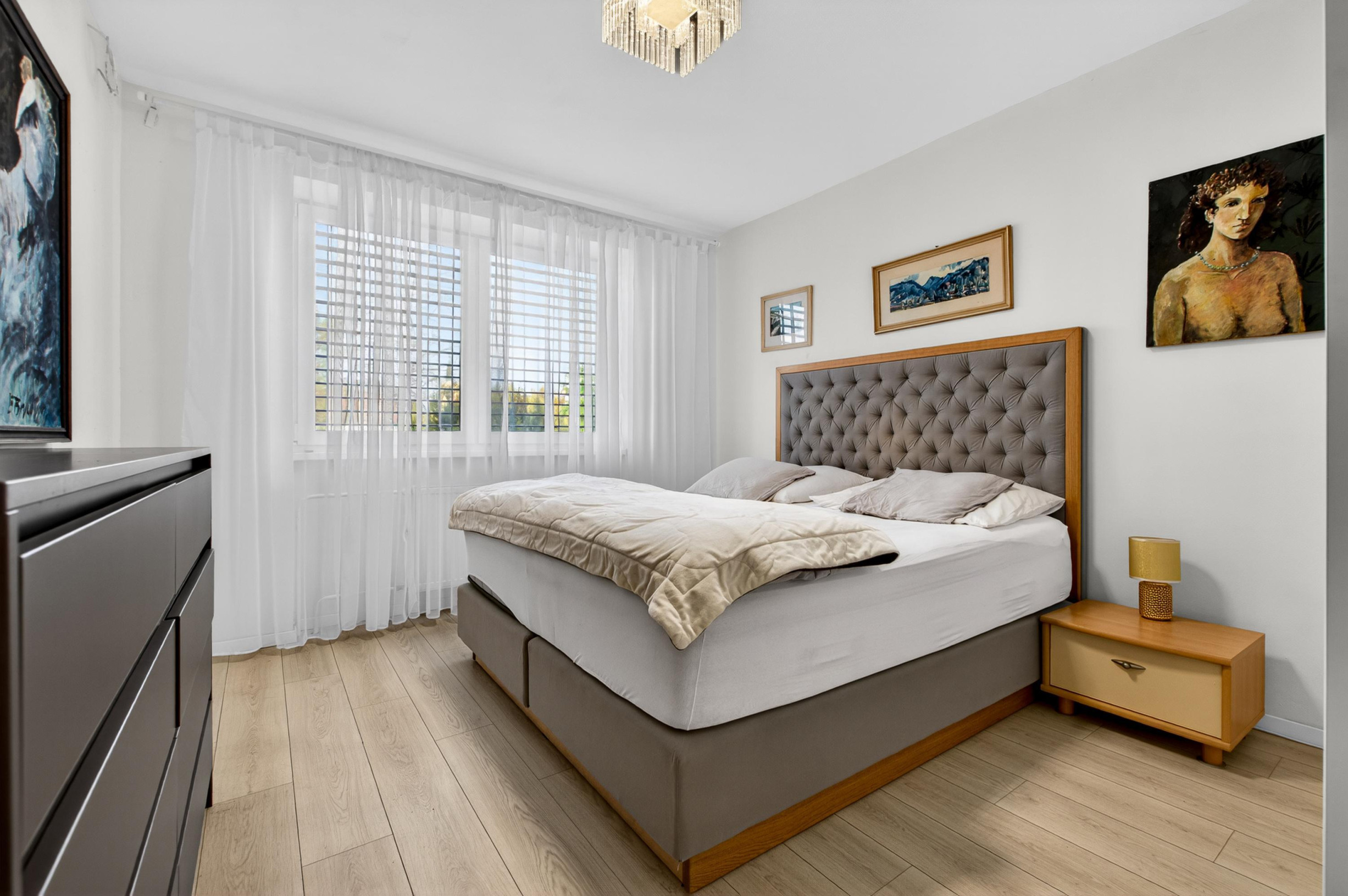 NA PREDAJ! 8 izbový dvojgeneračný poschodový rodinný dom v Tomášove