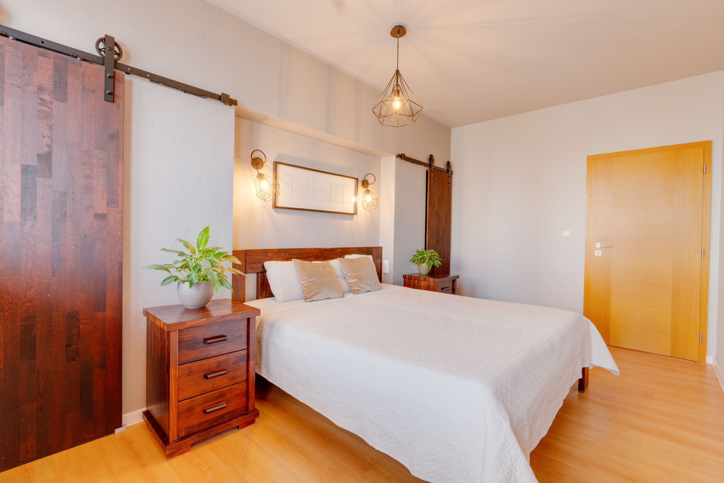 SENEC – NA PREDAJ EXKLUZÍVNY 3 + 1 PODKROVNÝ  BYT  – JEDINEČNÝ PRIESTOR NA PEŠEJ ZÓNE.