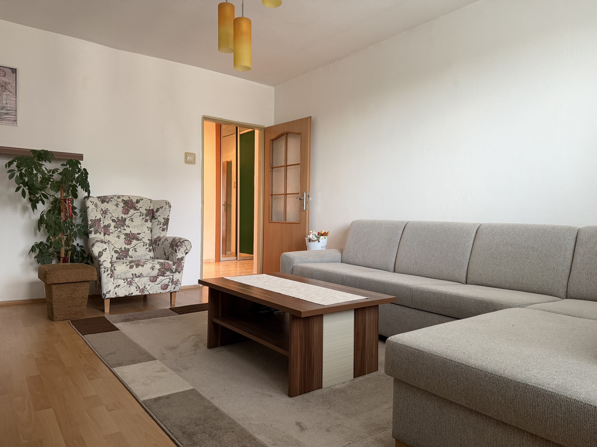Na predaj 2,5-izbový byt s balkónom a záhradkou - Záriečie
