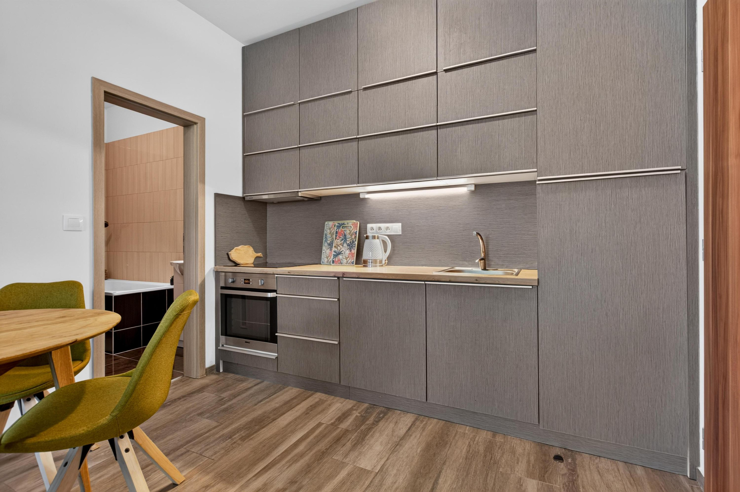 Moderný 2-izbový byt s veľkou terasou a parkovacím miestom | Senec – Nová Tehelňa