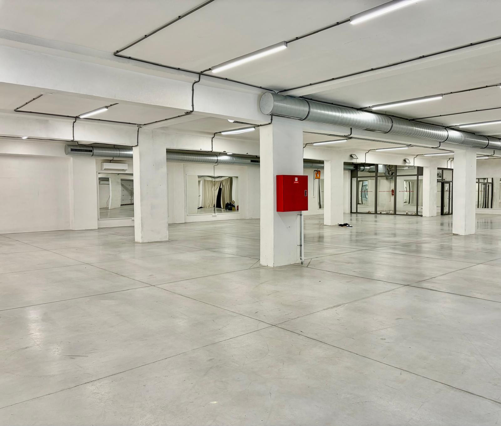 Na prenájom  priestor  v Bratislave. - 930m2 - BRATISLAVA III. - Kramáre