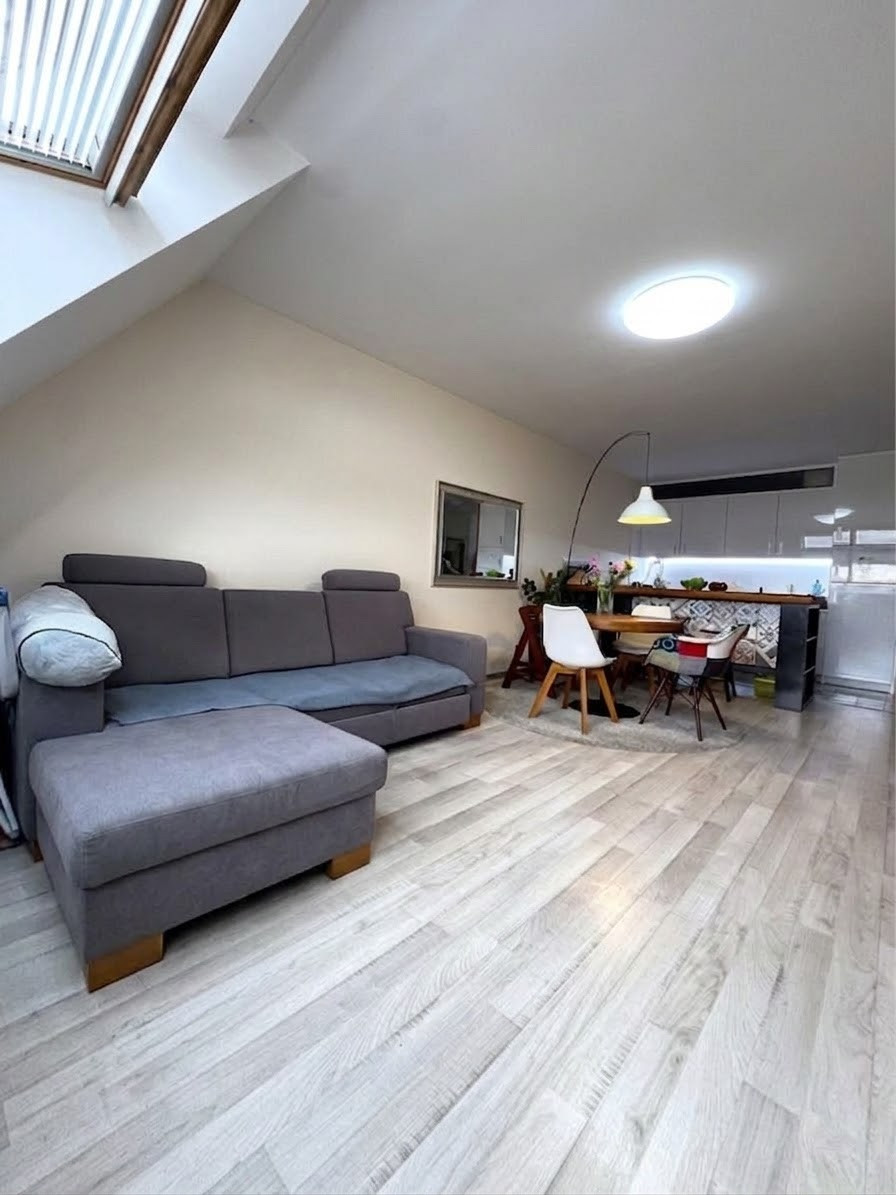 Na PRENÁJOM 2 izbový klimatizovaný byt s balkónom a výhľadom na Rakúsko, Bratislava Devínska Nová Ves