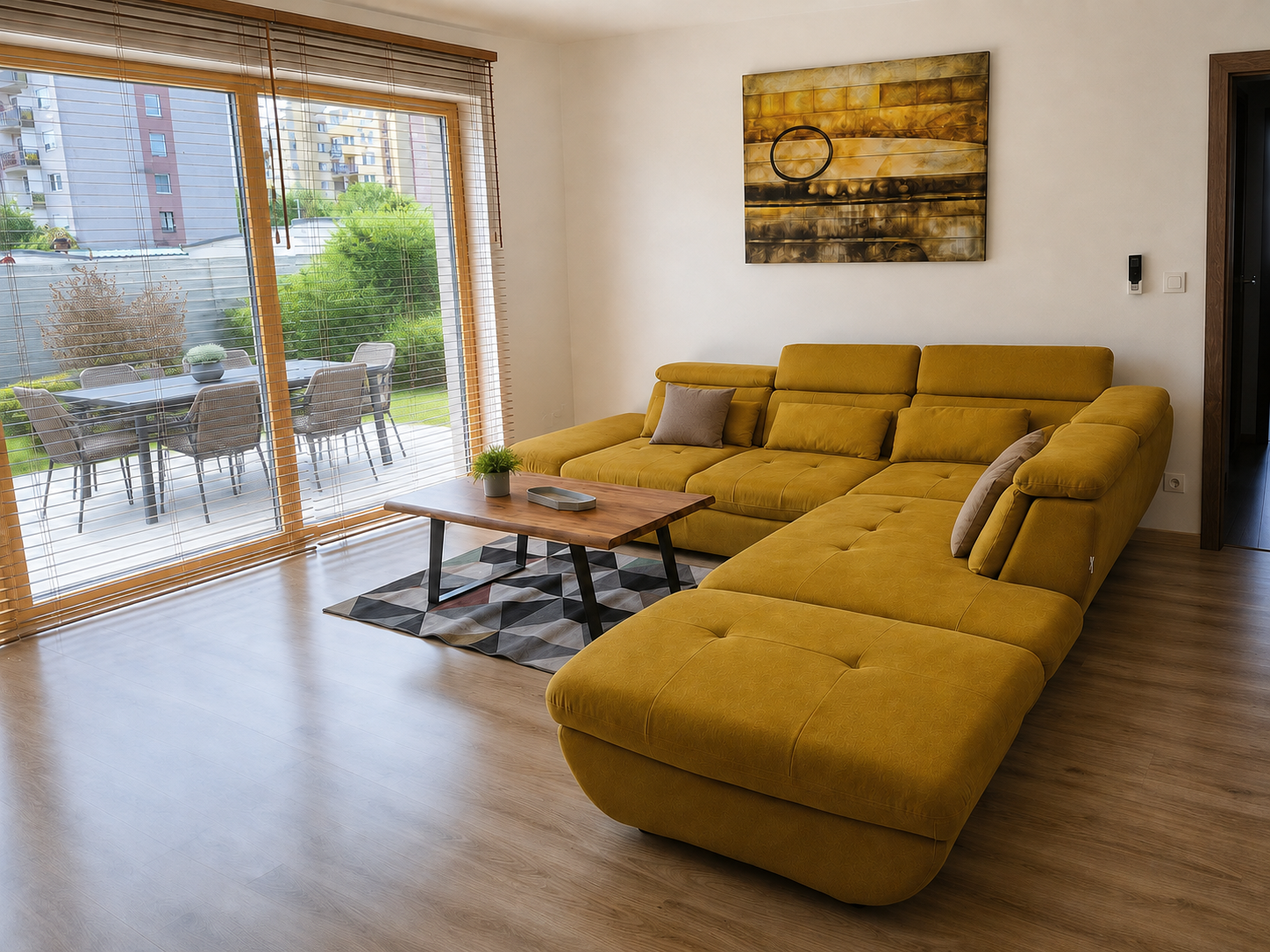 Na predaj výnimočný 3-izbový byt s 94 m² predzáhradkou, parkovaním a možnosťou dvoch garáží v Dunajskej Strede