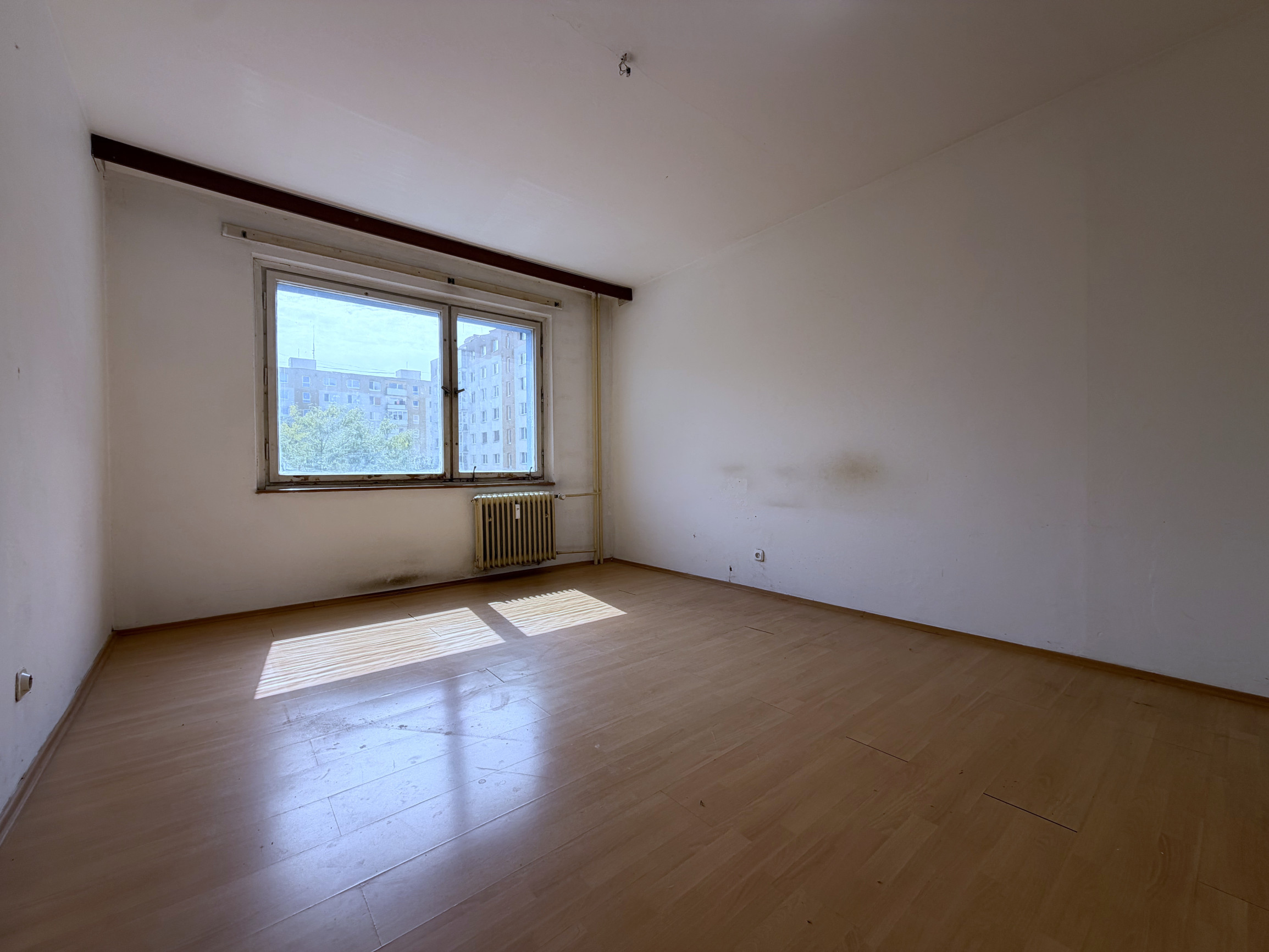 Na predaj 4-izbový byt s balkónom, ul. Zvolenská