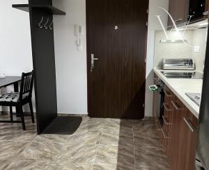 SENEC NA PRENÁJOM – 2 izbový byt s klimatizáciou a parkovacím státím.