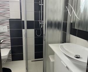 SENEC NA PRENÁJOM – 2 izbový byt s klimatizáciou a parkovacím státím.