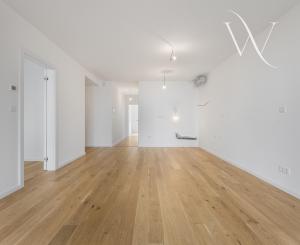 Na predaj krasný 3 izbový byt v centre mesta s dvoma parkovacími státiami