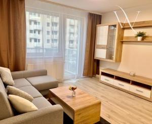 Na prenájom  2 izbový byt v Novostavbe Ovocné Sady s parkovaním