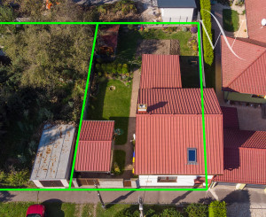 Posledný voľný pozemok v lukratívnej štvrti na stavbu domu