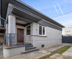 ZNÍŽENÁ CENA!!! SENEC – NA PREDAJ 2 samostatne stojace rodinné domy + podnikateľský priestor na 9,8 à pozemku