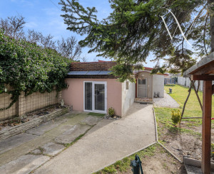 ZNÍŽENÁ CENA!!! SENEC – NA PREDAJ 2 samostatne stojace rodinné domy + podnikateľský priestor na 9,8 à pozemku