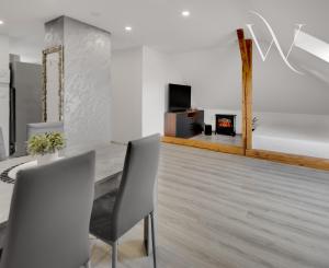 ZNÍŽENÁ CENA!!! SENEC – NA PREDAJ 2 samostatne stojace rodinné domy + podnikateľský priestor na 9,8 à pozemku