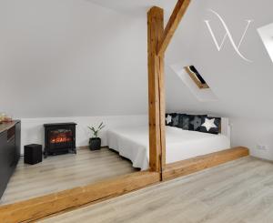 ZNÍŽENÁ CENA!!! SENEC – NA PREDAJ 2 samostatne stojace rodinné domy + podnikateľský priestor na 9,8 à pozemku