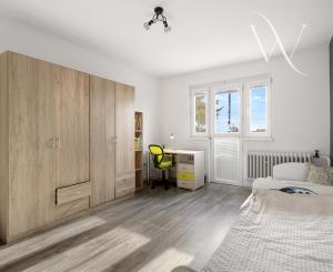 ZNÍŽENÁ CENA!!! SENEC – NA PREDAJ 2 samostatne stojace rodinné domy + podnikateľský priestor na 9,8 à pozemku