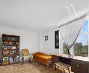 ZNÍŽENÁ CENA!!! SENEC – NA PREDAJ 2 samostatne stojace rodinné domy + podnikateľský priestor na 9,8 à pozemku