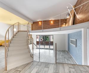 ZNÍŽENÁ CENA!!! SENEC – NA PREDAJ atraktívny, viacgeneračný 6 izbový rodinný dom s priestranným podnikateľským priestorom – polyfunkcia, v lukratívnej a vyhľadávanej časti mesta.