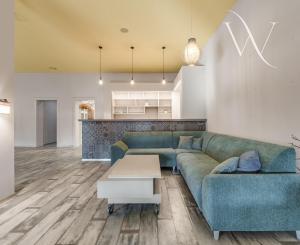 ZNÍŽENÁ CENA!!! SENEC – NA PREDAJ atraktívny, viacgeneračný 6 izbový rodinný dom s priestranným podnikateľským priestorom – polyfunkcia, v lukratívnej a vyhľadávanej časti mesta.