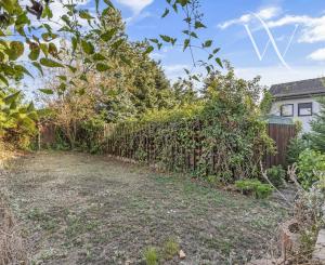 ZNÍŽENÁ CENA!!! SENEC – NA PREDAJ atraktívny, viacgeneračný 6 izbový rodinný dom s priestranným podnikateľským priestorom – polyfunkcia, v lukratívnej a vyhľadávanej časti mesta.