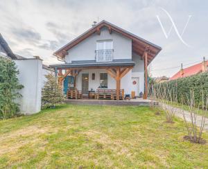 Wealth Group ponúka  krásny rodinný dom so záhradou v Bánovej v mestskej časti Žiliny