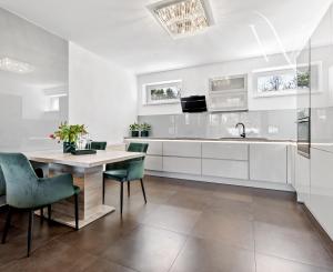 SENEC- NA PREDAJ 4.izb. RD, Slnečné jazerá JUH